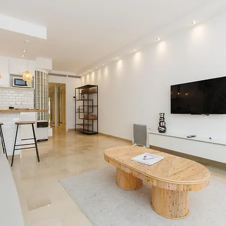 Apartment Upstays Elegant 1br Gray D'albion 2min From Palais *
